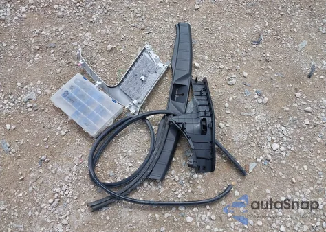 2016 Subaru Forester 2.5I Premium z USA, uszkodzony, nr VIN JF2SJADC1GH555729